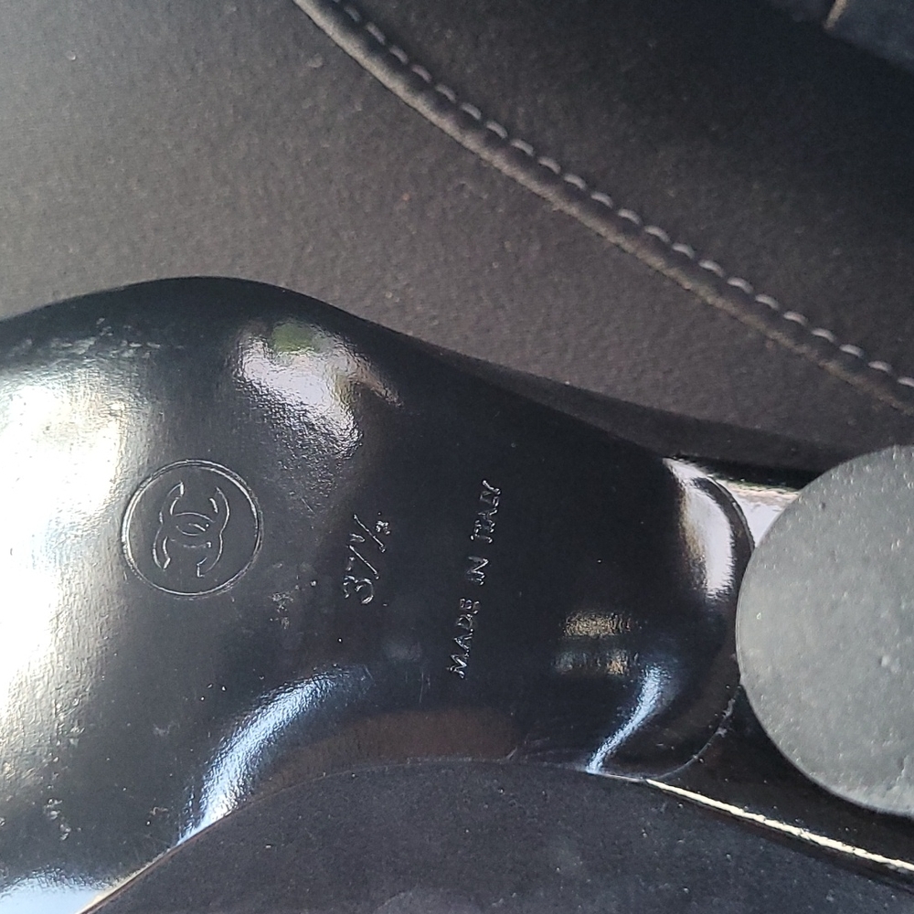 Chanel Heels - Picture 4 of 9